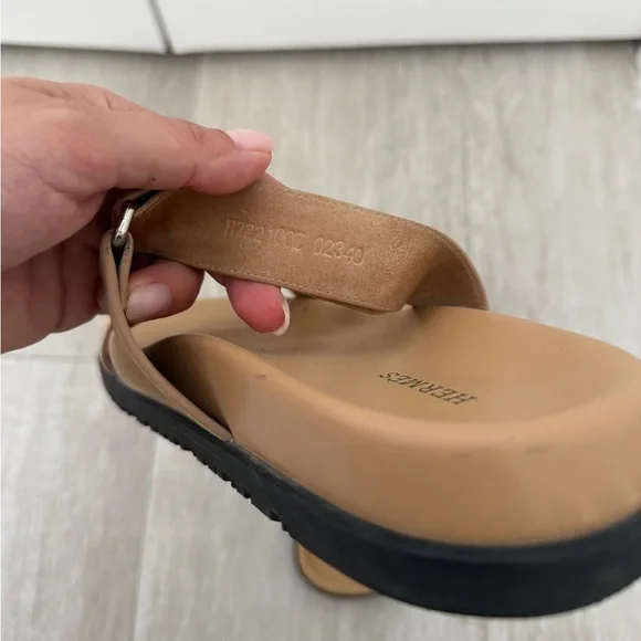 Hermès Women's Chypre Neutral Beige Sandals Suede Sz 39 - Picture 5 of 12